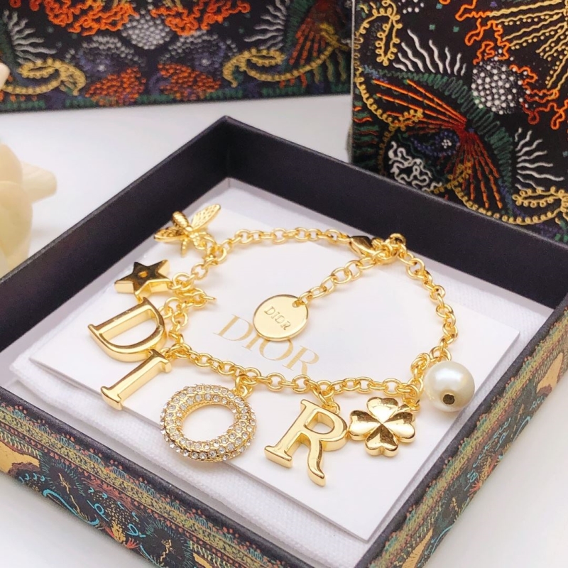 chr1st1an D10r bracelets